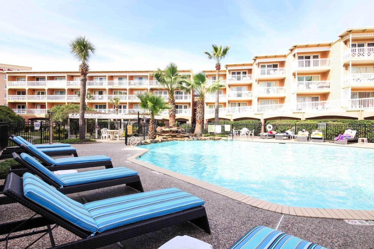 Crimson Beach Escape Ocean View-hottub -pool-longstay - 1 Queen Bedroom Plus Alcove Bunk Beds And A Sofa Galveston